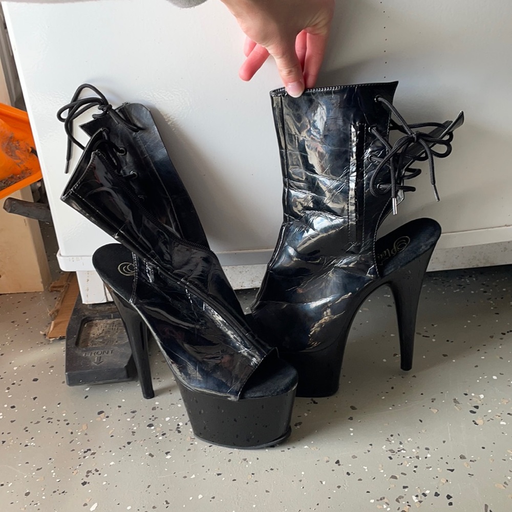 Pleaser heels